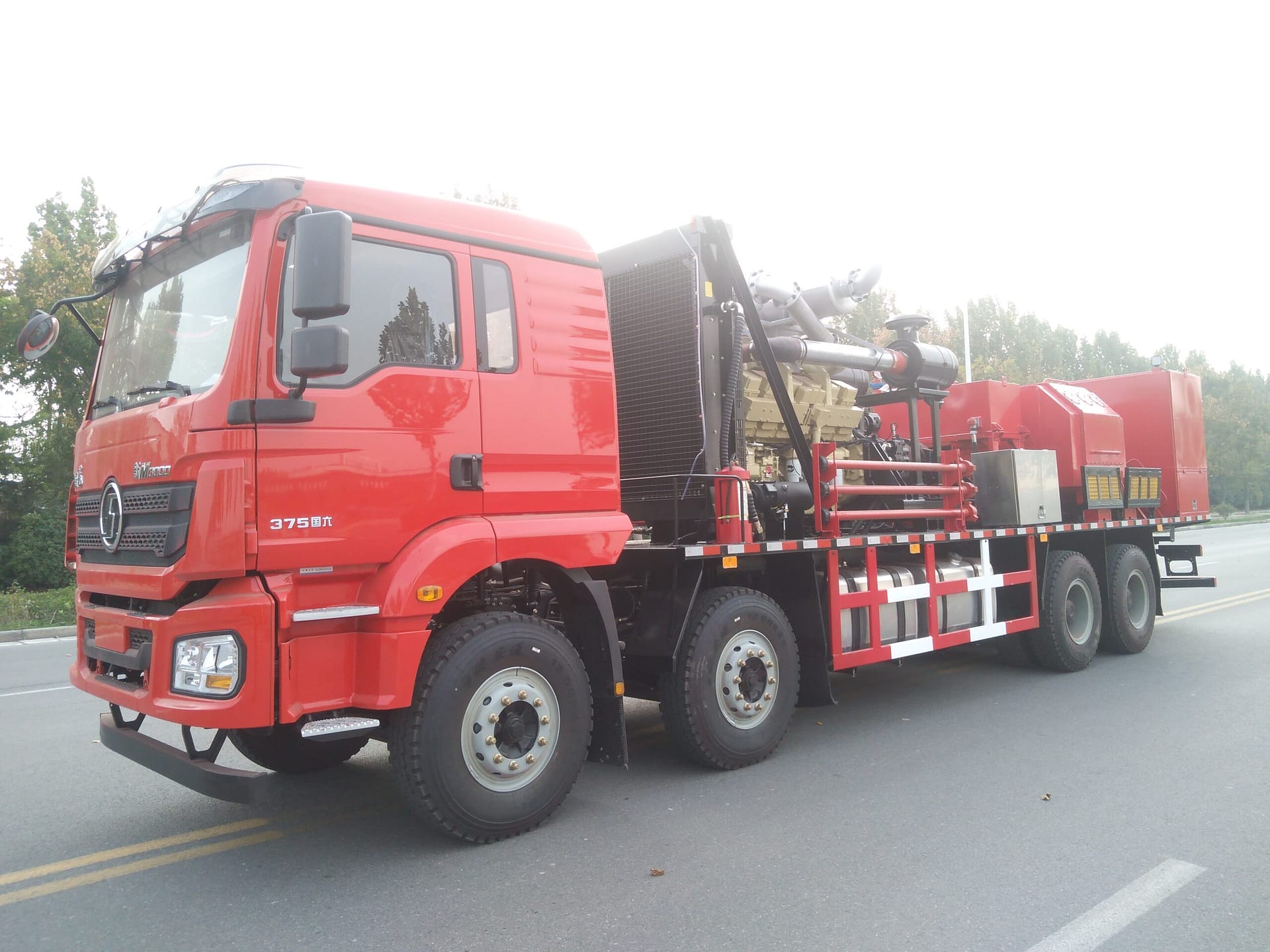 Transmission box inspection access for oilfield truck drivetrain