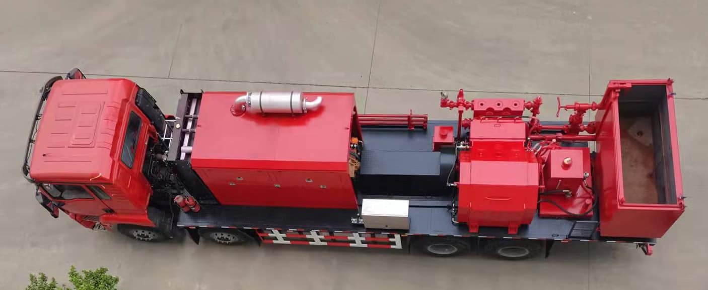Triplex plunger pump for oilfield pressure pumping operations